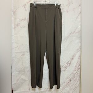 Alo Women's High-Waist Pursuit Trouser - J21